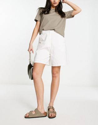 NA-KD x Lydia Tomlinson midi linen shorts in white  - ASOS Price Checker