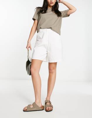 NA-KD x Lydia Tomlinson midi linen shorts in white 
