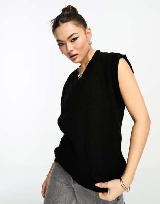 NaaNaa knitted vest in black