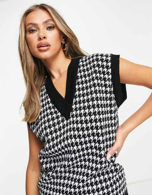 NaaNaa knitted vest in houndstooth, 3 of 4
