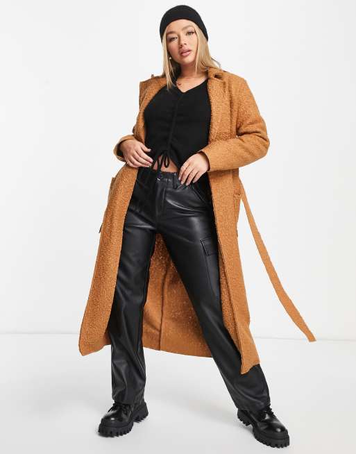NaaNaa – Langer Mantel in Camel mit Gürtel
