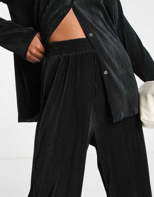 NaaNaa Petite – Plissierte Hose in Schwarz, Kombiteil, 3 von 4