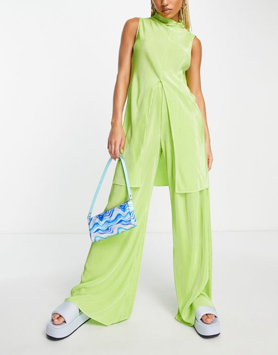 https://images.asos-media.com/products/naanaa-plisse-pants-in-green-part-of-a-set/203081835-4?$n_550w$&wid=550&fit=constrain
