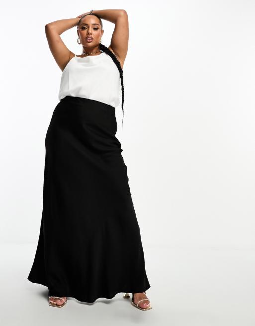 NaaNaa Plus – Asymmetrisch geschnittener Satin-Maxirock in Schwarz