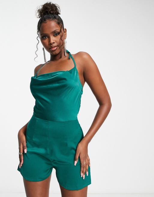 NaaNaa - Smaragdgrønt playsuit med vandfaldsudskæring i satin