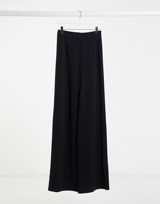NaaNaa tailored trouser in black
