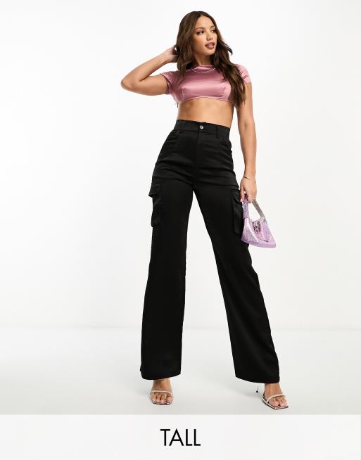 NaaNaa Tall – Satin-Cargohose in Schwarz mit hohem Bund