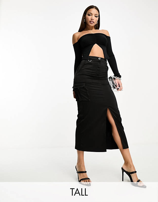 NaaNaa Tall - satin midi skirt with cargo pockets in black