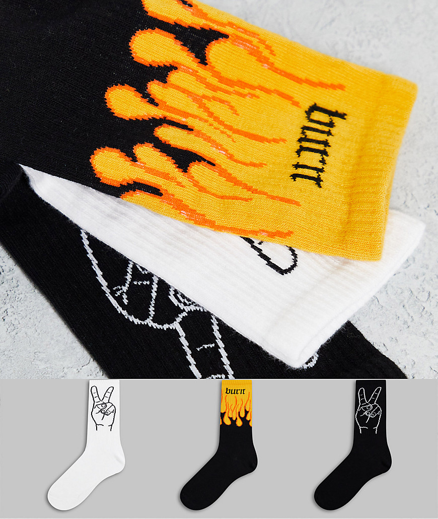 фото Набор из 3 пар черных носков с принтом пламени и жеста «виктория» bershka-черный цвет