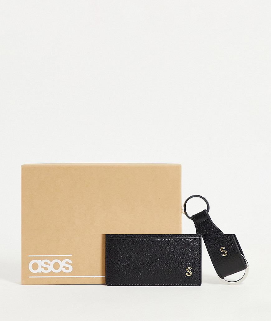 фото Набор из кожаного кошелька для пластиковых карт и брелока с инициалом "s" asos design-черный цвет