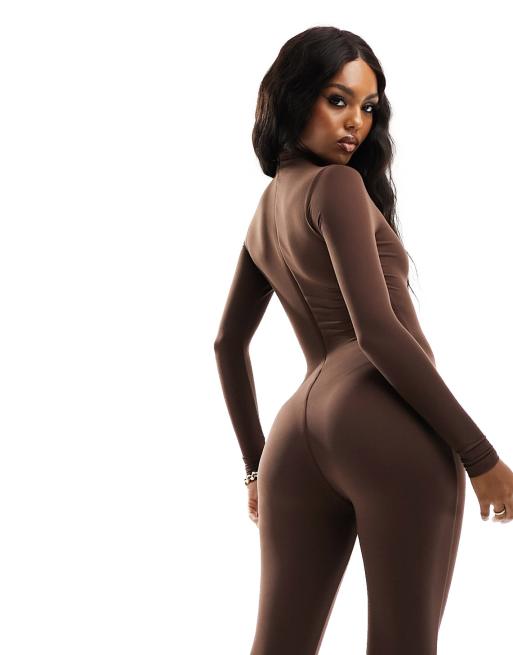 Naked Wardrobe - Langærmet og chokoladebrun jumpsuit med formgivende effekt, 4 af 4