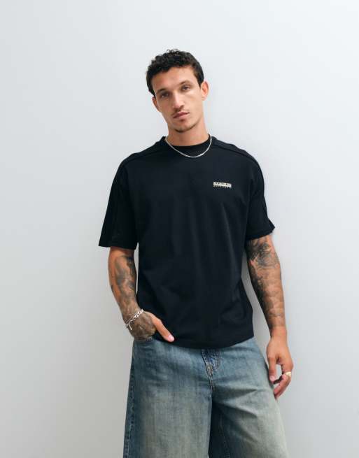 Napapijri backprint t-shirt in black, 2 of 5