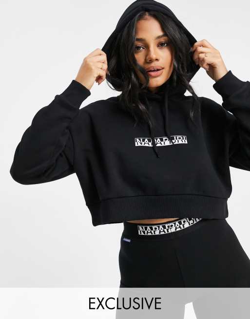 Correctie Keuze Gevangene Napapijri Box cropped hoodie in black Exclusive at ASOS | ASOS