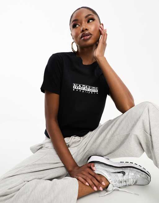Napapijri – Box – Eng geschnittenes T-Shirt in Schwarz mit Logo