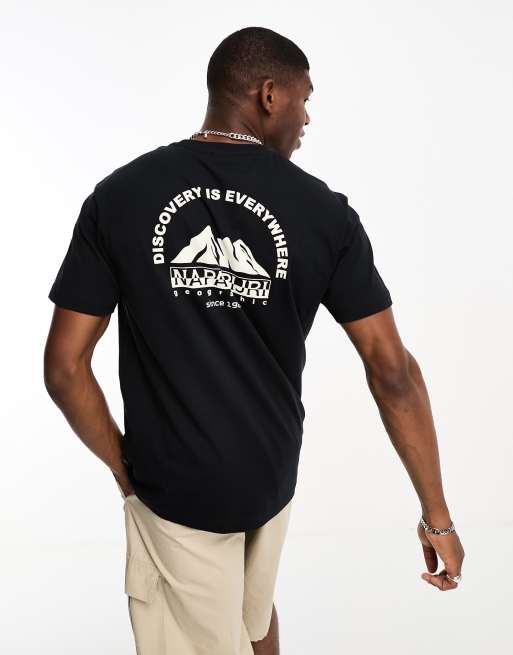 Napapijri – Freestyle – Svart t-shirt med tryck baktill