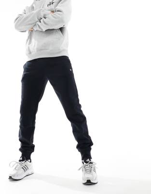 Thumbnail 1 van 5