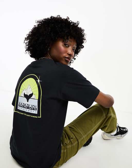 Napapijri – Montalva – Czarny T-shirt z nadrukiem na plecach