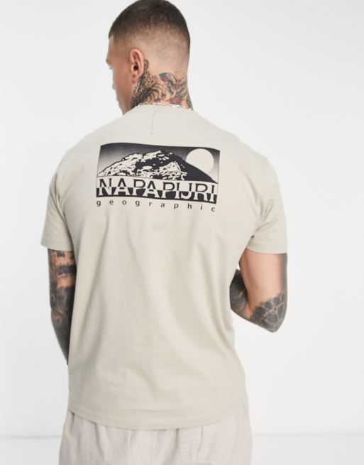 Napapijri - Quito - T-shirt color pietra con stampa sul retro - In esclusiva per ASOS