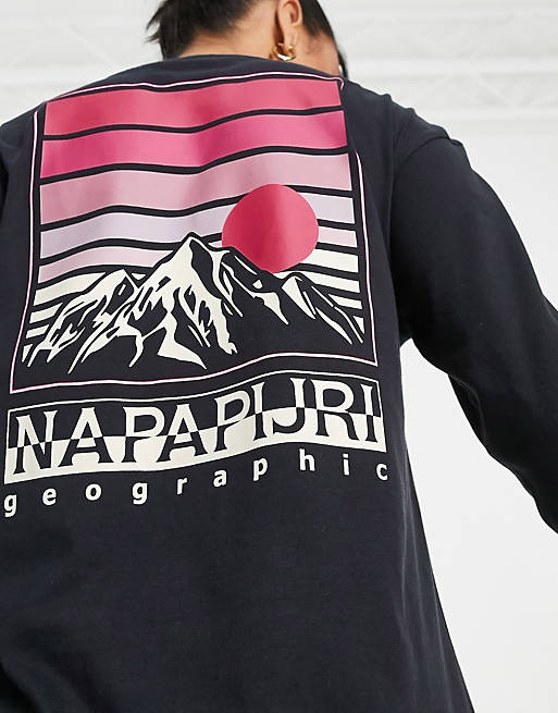 attribut Berolige Devise Napapijri - S-chalk - Langærmet sort T-shirt med bjergprint bagpå | ASOS
