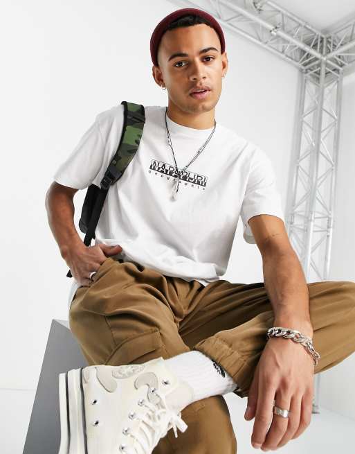 Napapijri – T-Shirt mit kastenförmigem Logo in Weiß 
