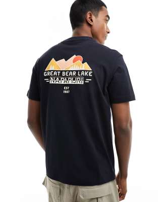 Napapijri - Tahi - Sort T-shirt med grafisk print på ryggen