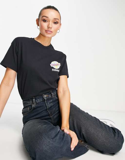 Napapijri x Fiorucci – Svart t-shirt med grafisk glob 