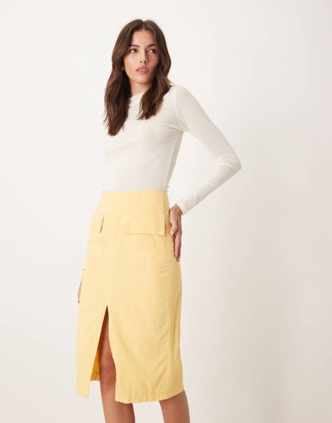 Narrated Center split midi skirt in buttermilk