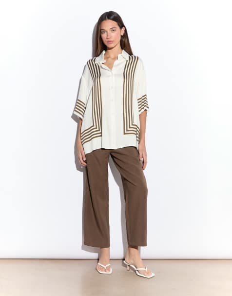 Narrated Cropped trousers in khaki brown - view 1