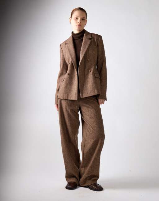 Narrated Double-breasted tweed blazer in brown herringbone, 3 of 4