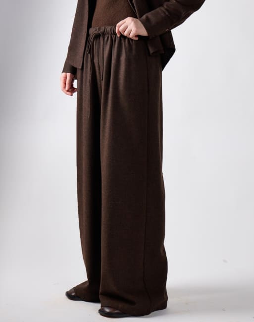 Narrated Drawstring wide leg pants in dark brown, 3 of 4
