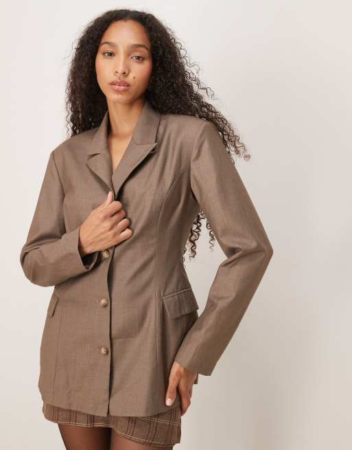 Narrated Fitted single breasted blazer in taupe brown