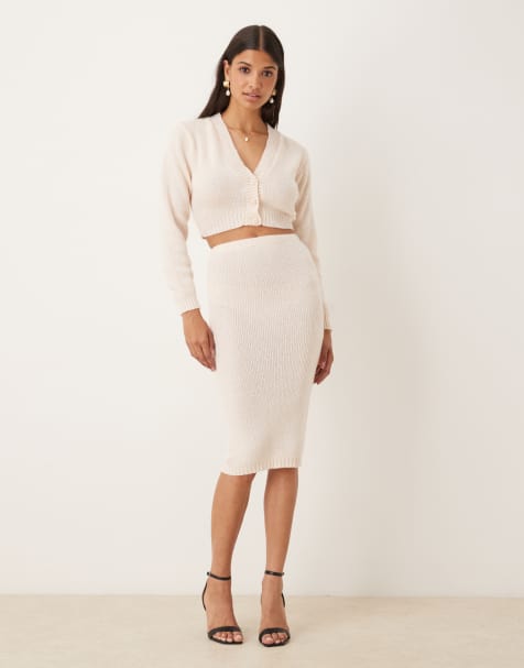 Narrated Knitted midi skirt in vanilla