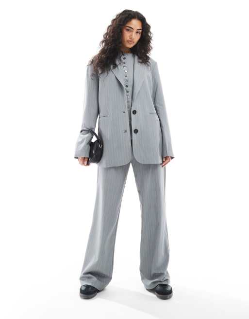 Narrated Oversized blazer in grey pinstripe, 3 of 4