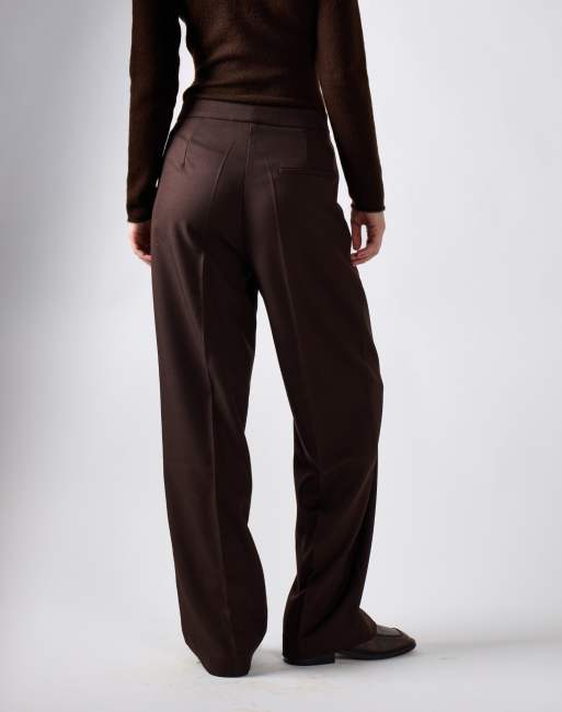 Narrated Pleated straight leg pants in deepest brown, 2 of 4
