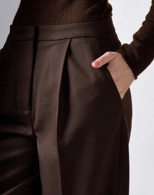 Narrated Pleated straight leg pants in deepest brown, 3 of 4