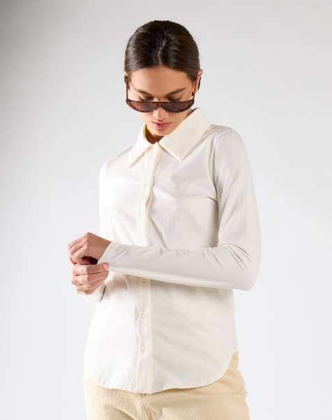 Narrated Slim fit collared shirt in off white - view 1