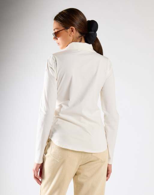 Narrated Slim fit collared shirt in off white, 2 of 4