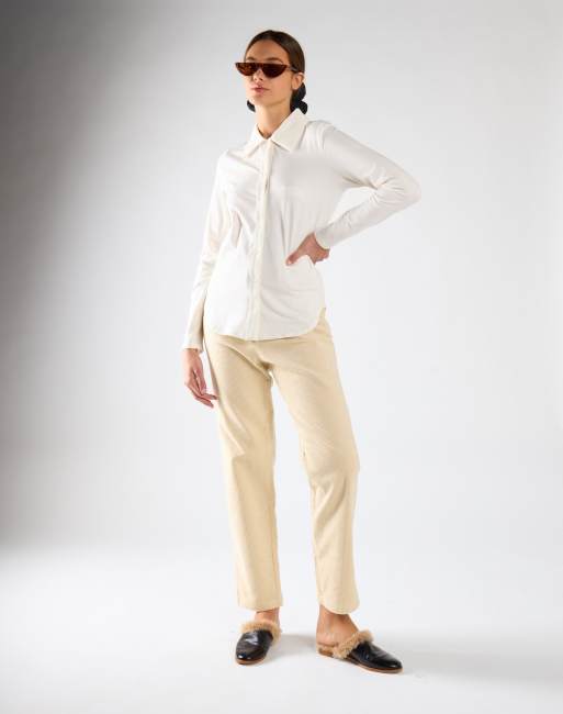 Narrated Slim fit collared shirt in off white, 3 of 4