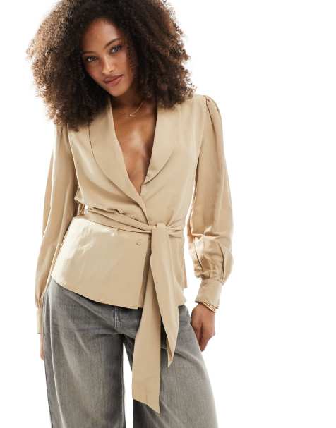 Narrated Tie waist blouse in rich sand