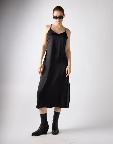 Narrated V-neck spaghetti strap midi dress in black sateen