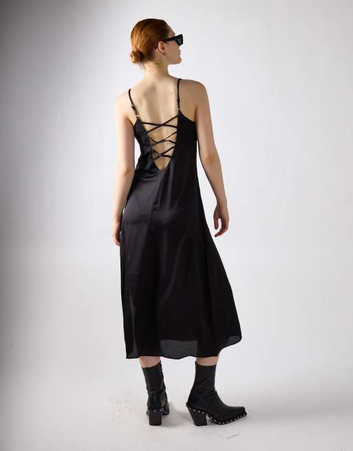 Narrated V-neck spaghetti strap midi dress in black sateen, 2 of 4