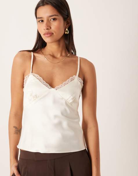 Narrated V neck vest in ivory satin