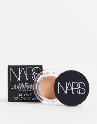Nars - Soft Matte Complete Concealer - Correttore Antiocchiaie - walnut - Medium Dark 2.6 With Rich Golden Undertones - Donna - Immagine 4