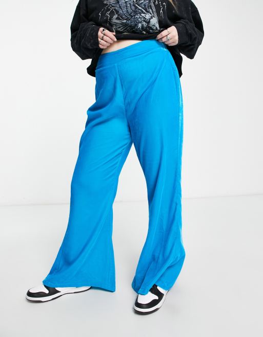 Pantaloni on sale velluto blu