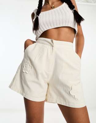 Native Youth Native Youth applique detail shorts in ecru-White