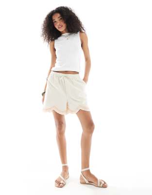 Native Youth Beach Embroidered Scallop Edge Shorts