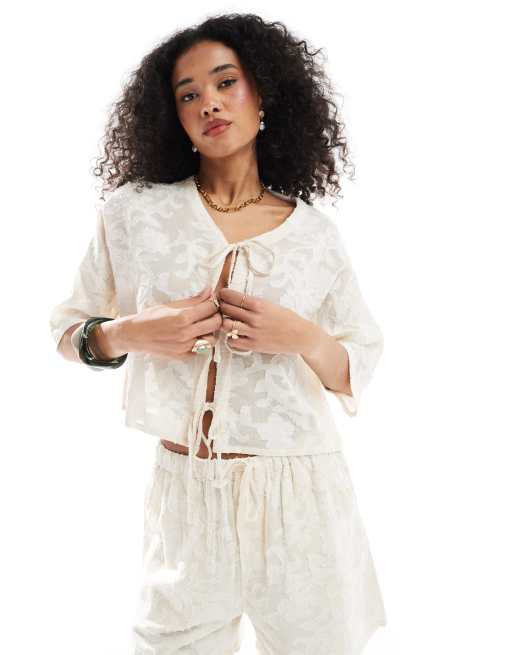 Native Youth - Blusa corta color avorio ricamata