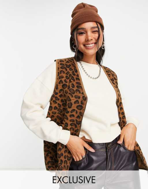 Native Youth – Leopardmönstrad väst i oversize med borstad finish