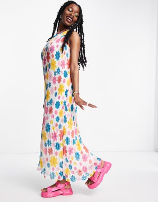 Native Youth maxi dress in vintage floral plisse - ASOS Price Checker