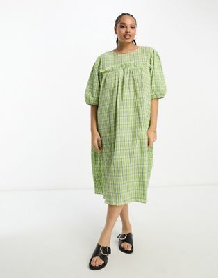 Native Youth Plus textured check midi dress with open back in green